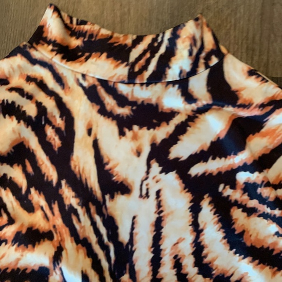 Shein tiger print mock turtle bodysuit. Worn‎ 2x - Picture 2 of 3